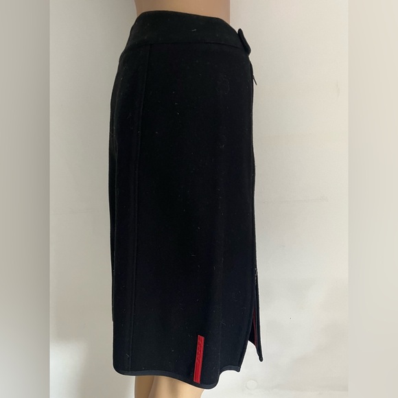 Vintage Prada Linea Rossa zippered skirt - Picture 4 of 9